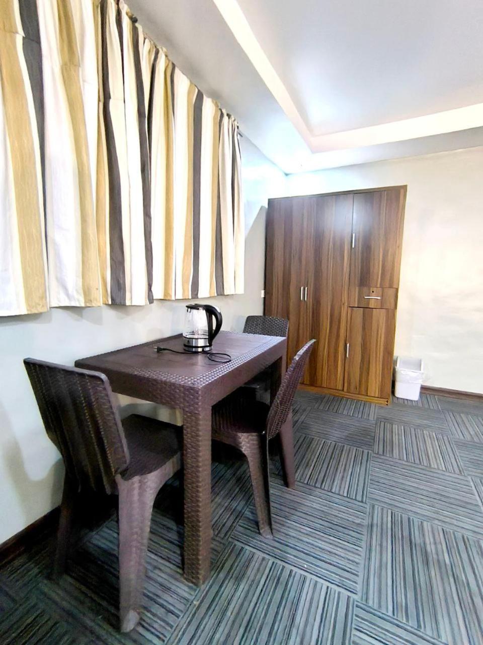 אנגלס Vincent Resort Hotel מראה חיצוני תמונה