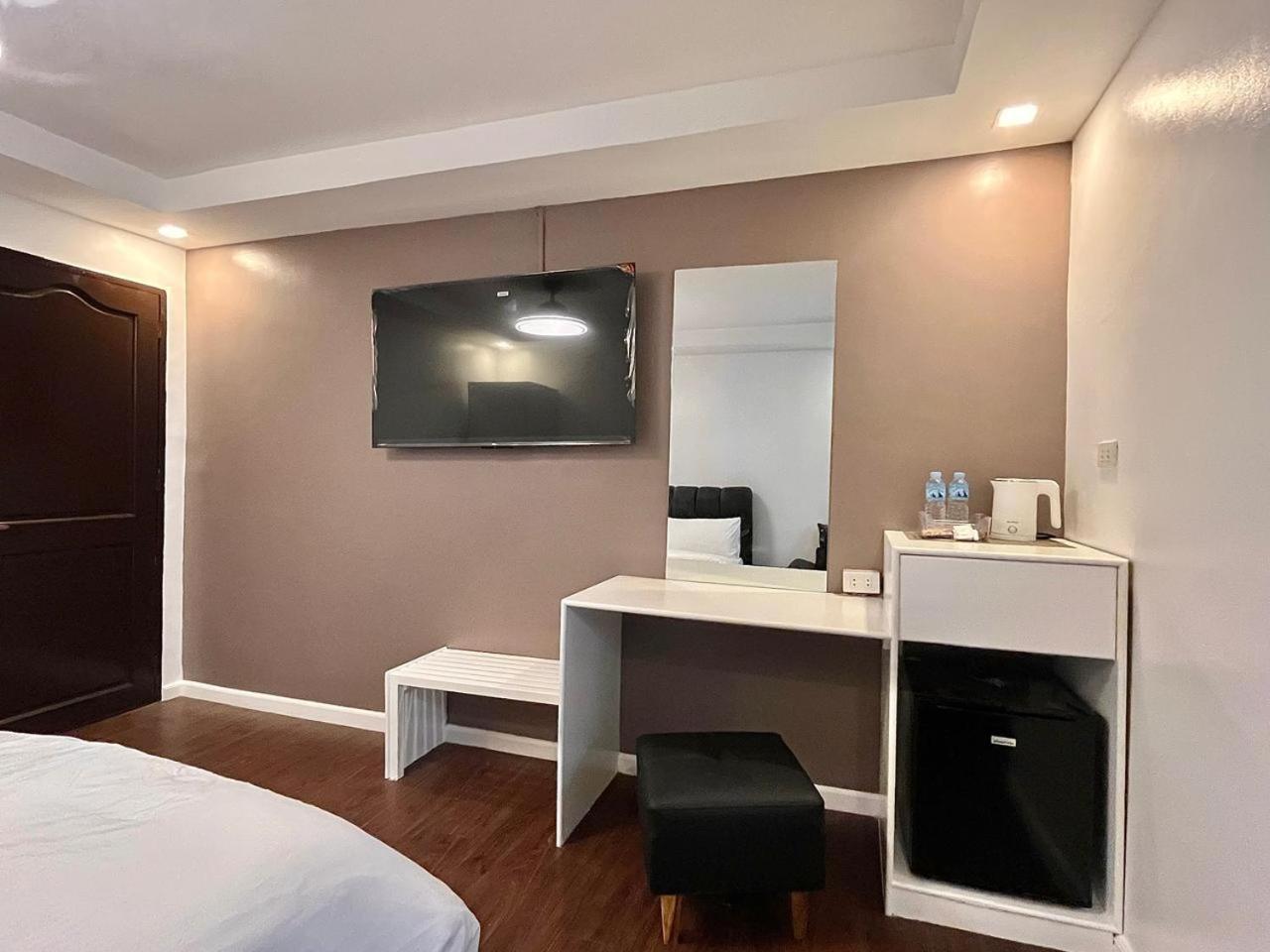 אנגלס Vincent Resort Hotel מראה חיצוני תמונה